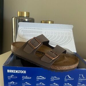 New Never Worn Birkenstock Dark Brown Arizona Sandals